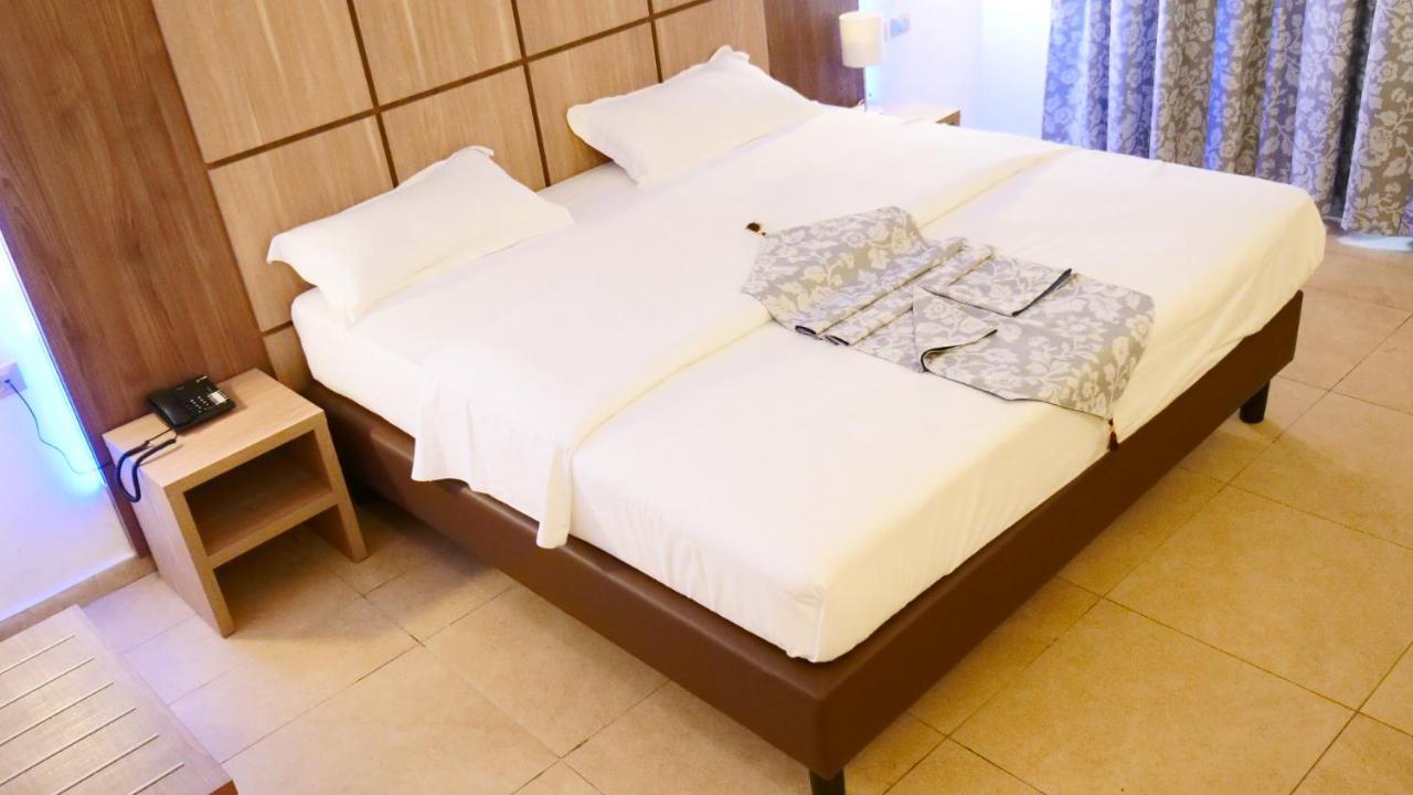 佛朗哥雅温得酒店 Yaoundé 外观 照片