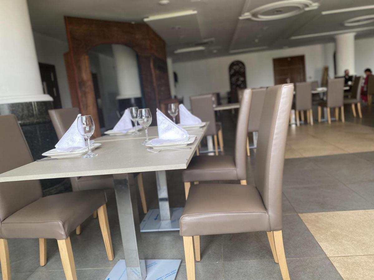 佛朗哥雅温得酒店 Yaoundé 外观 照片