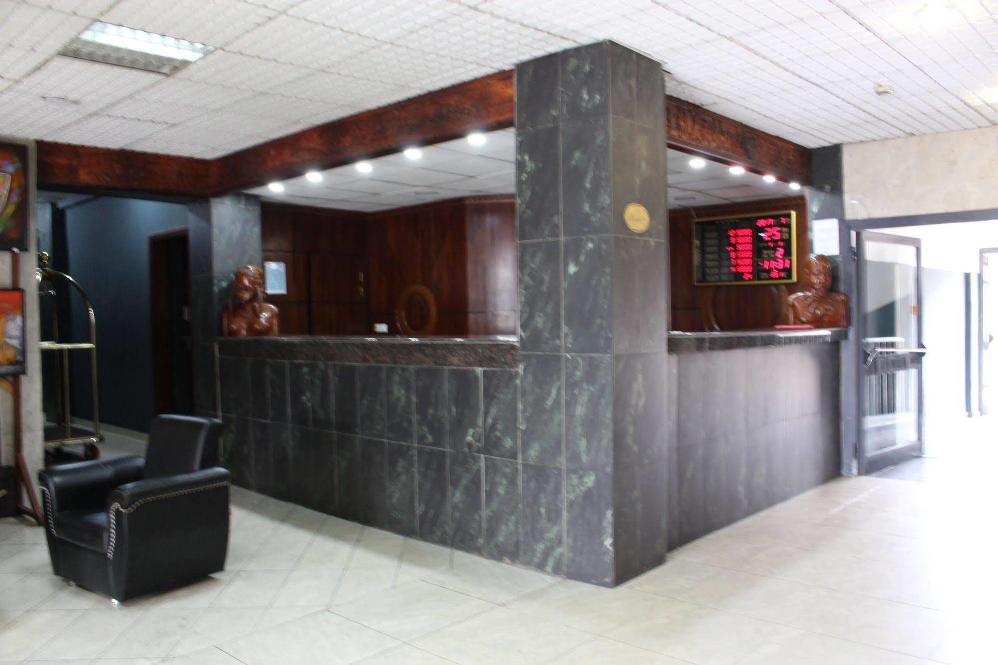 佛朗哥雅温得酒店 Yaoundé 外观 照片
